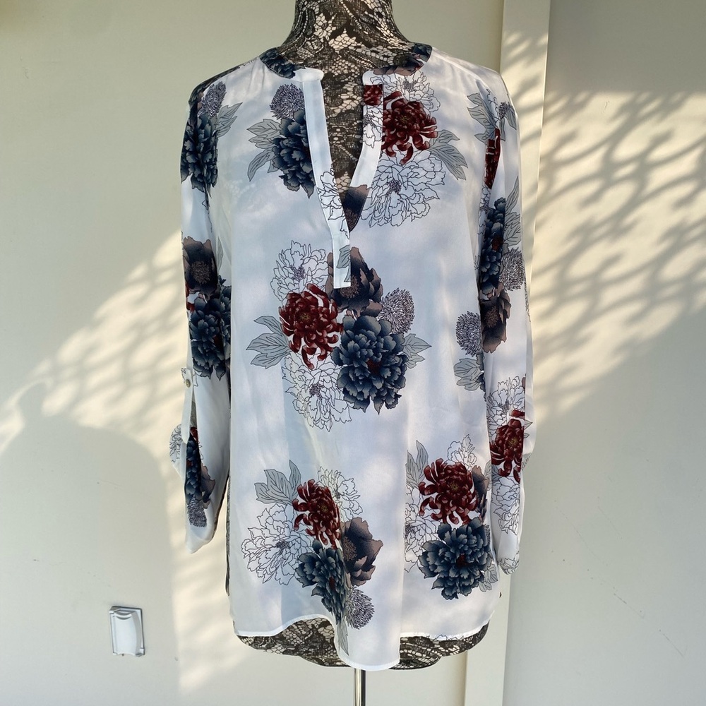 Daniel Rainn white blouse with floral design size XXL